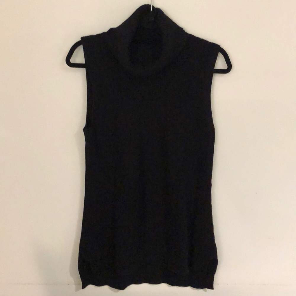 Backdrop Sleeveless Turtleneck
